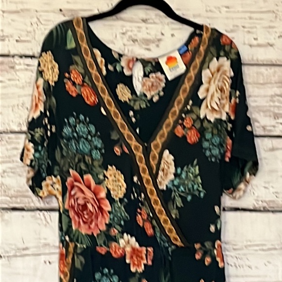 Farm teal floral romper - Picture 3 of 11